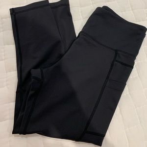 Black Pocket LNT Capris